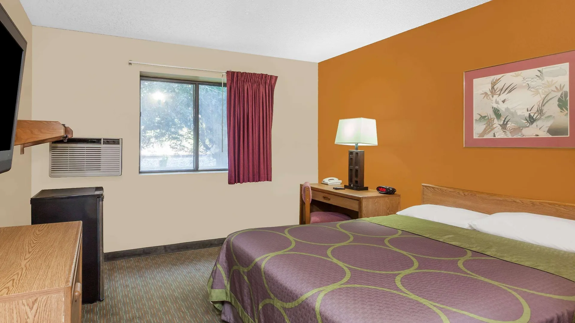 Super 8 By Wyndham Charlotte/Amusement Park Area Hotel